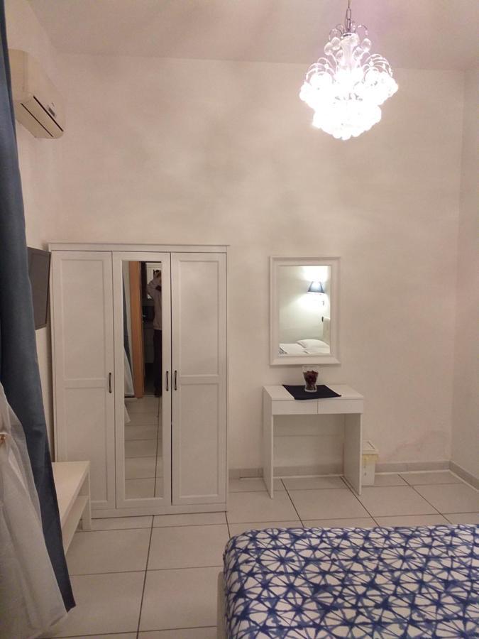 Beb Pantarei Bed & Breakfast Наполи Екстериор снимка