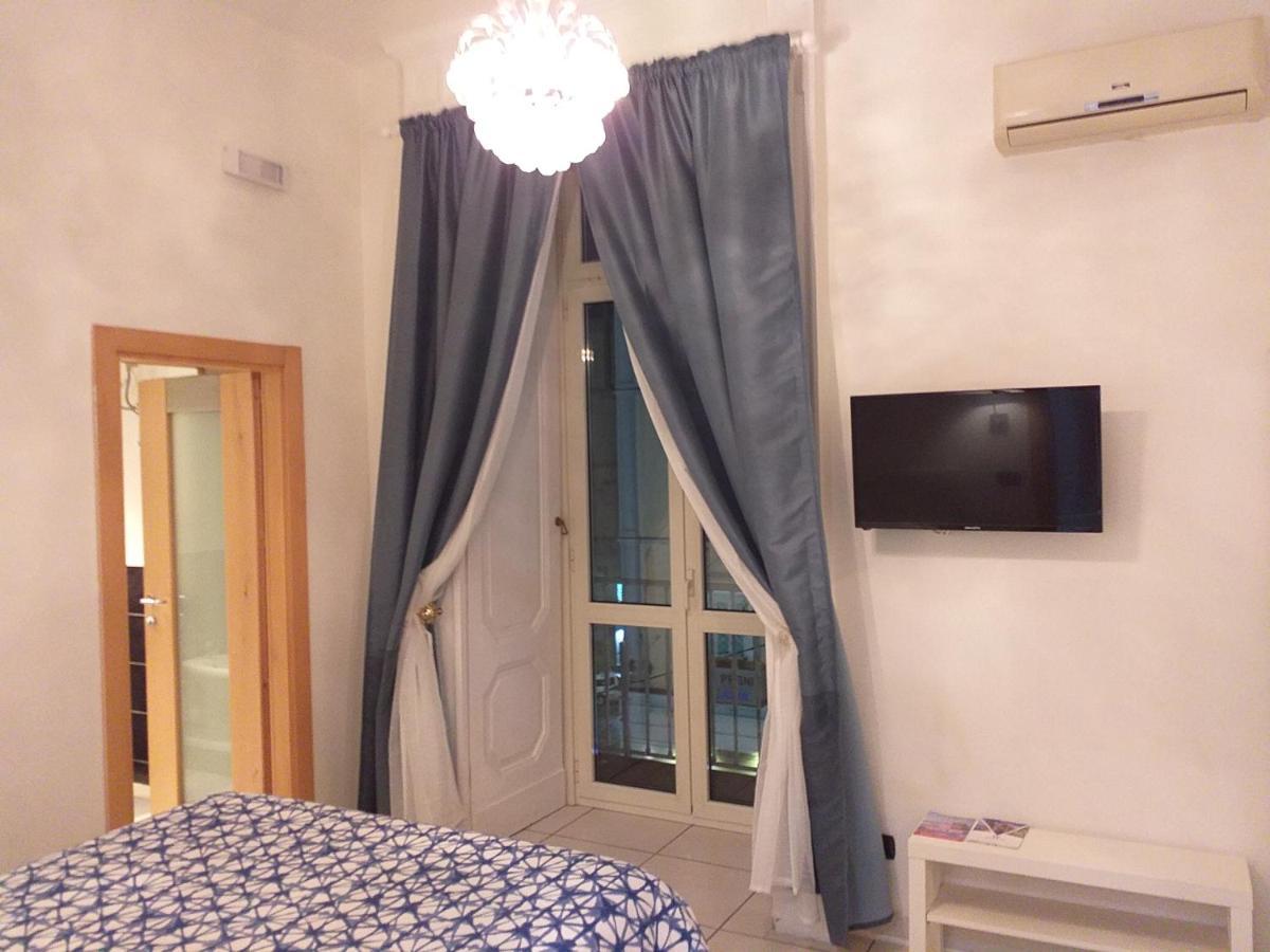 Beb Pantarei Bed & Breakfast Наполи Екстериор снимка