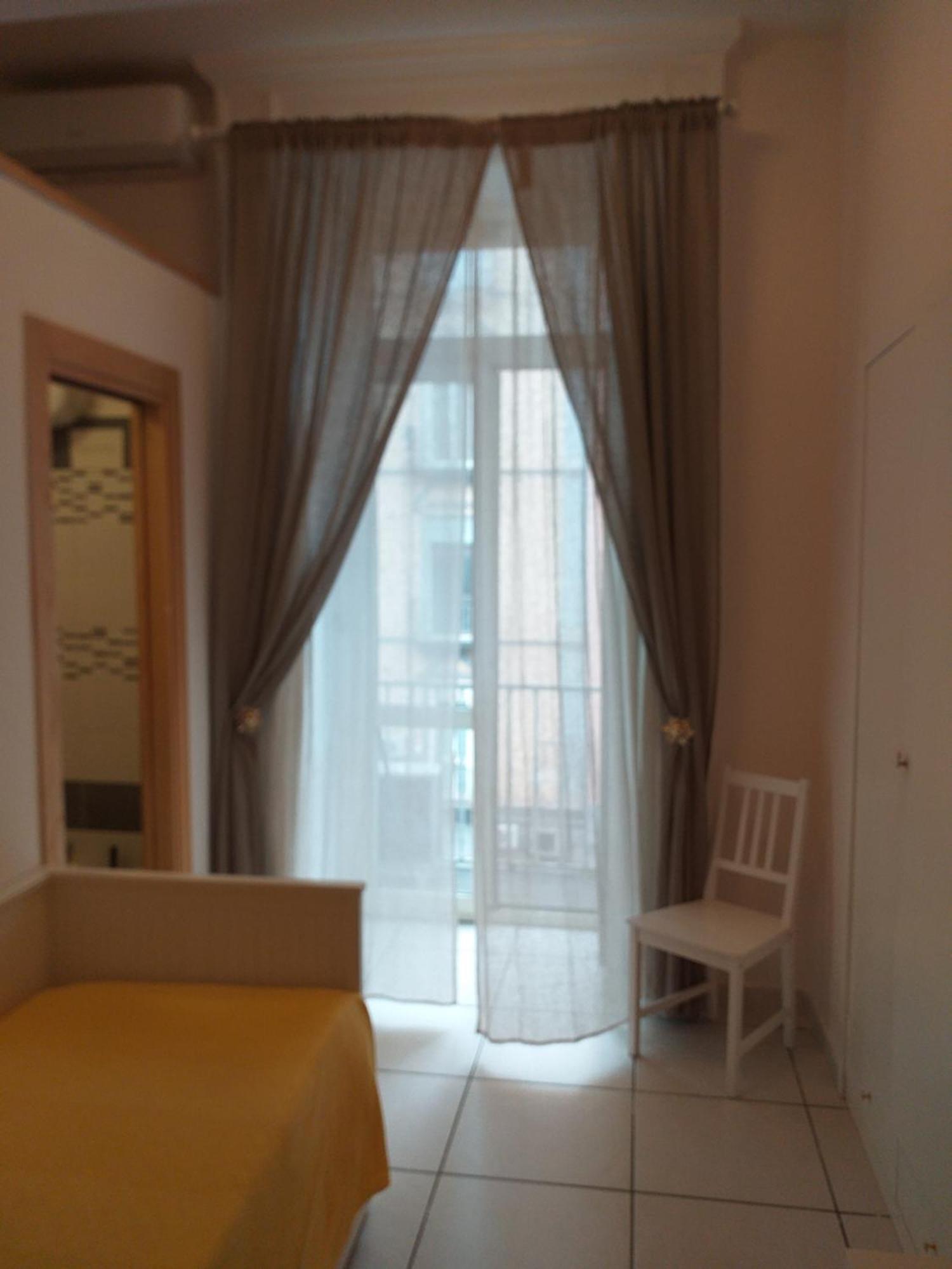Beb Pantarei Bed & Breakfast Наполи Стая снимка
